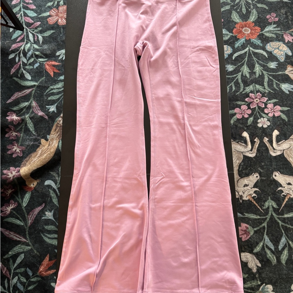PINK NWOT LARGE Victoria's Secret Light Pink Winter Performance Flare Yoga Pants